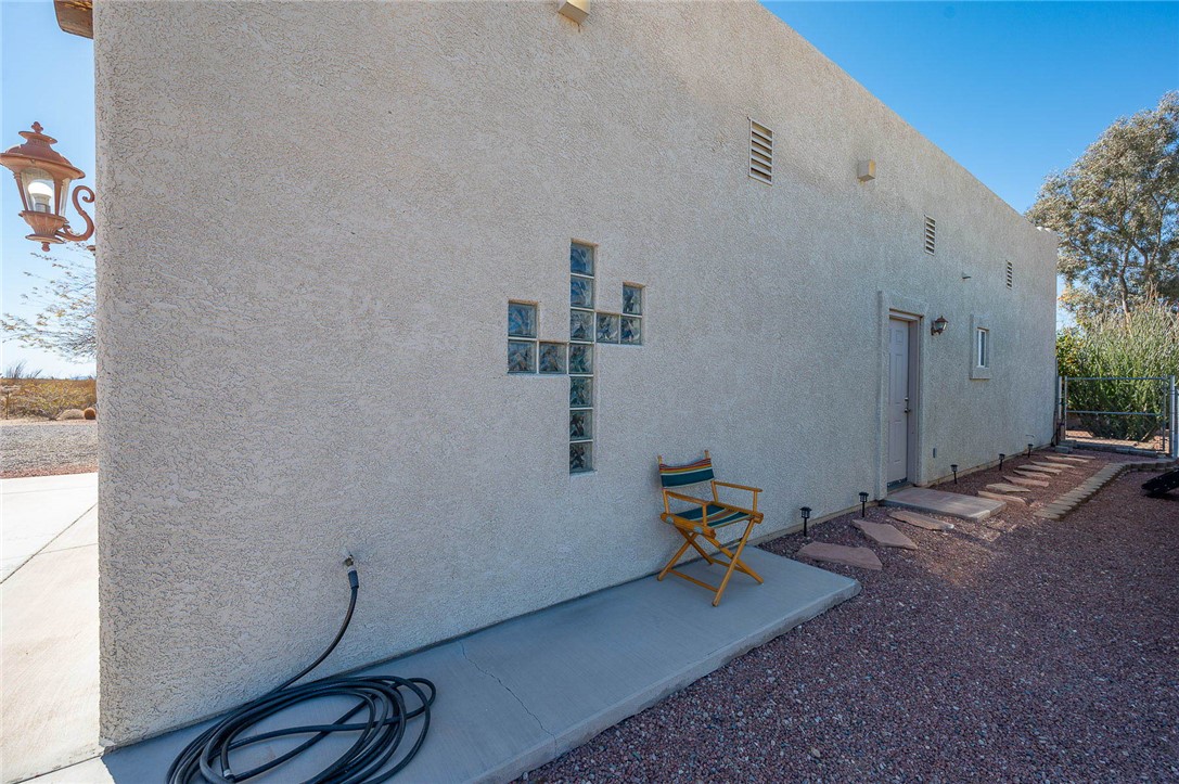 14105 Cactus Road Yucca, AZ 86438 - Photo 6 of 47 a view of a room with gym equipment
