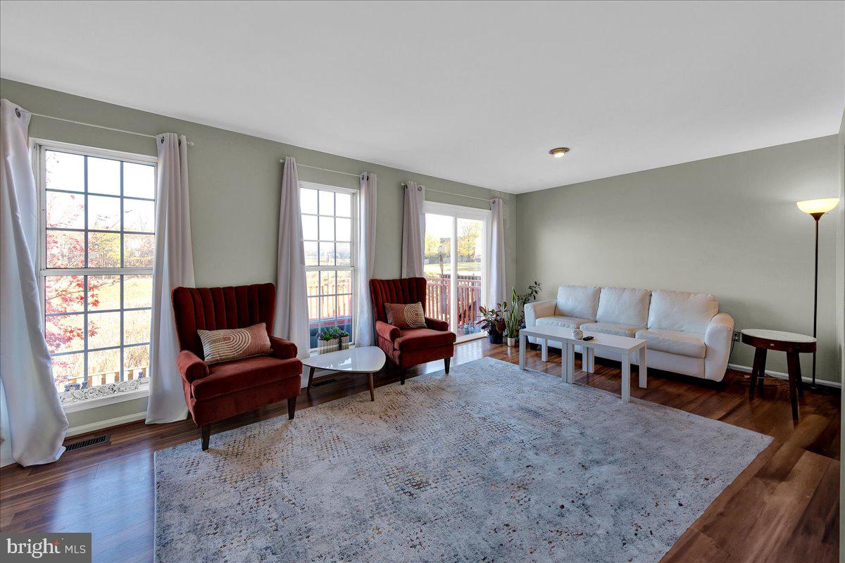 14808 Basingstoke Loop Centreville, VA 20120 - Photo 2 of 23 Leads to great size deck