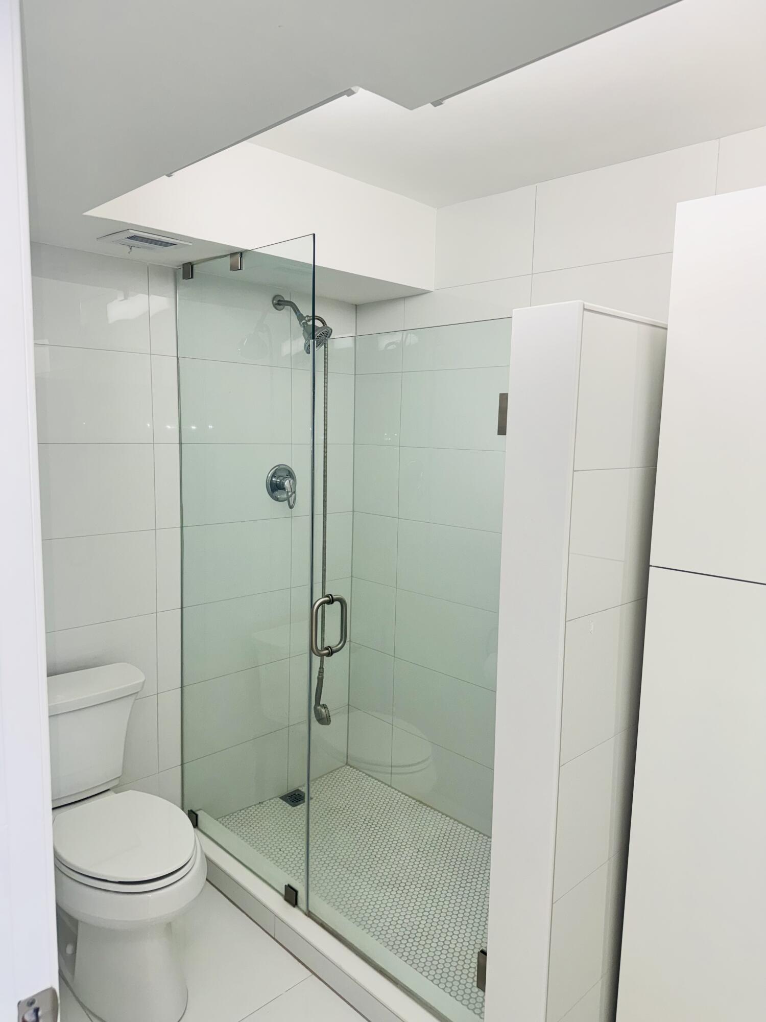 9 Royal Palm Way, Unit 102 Boca Raton, FL 33432 - Photo 13 of 29 Master shower