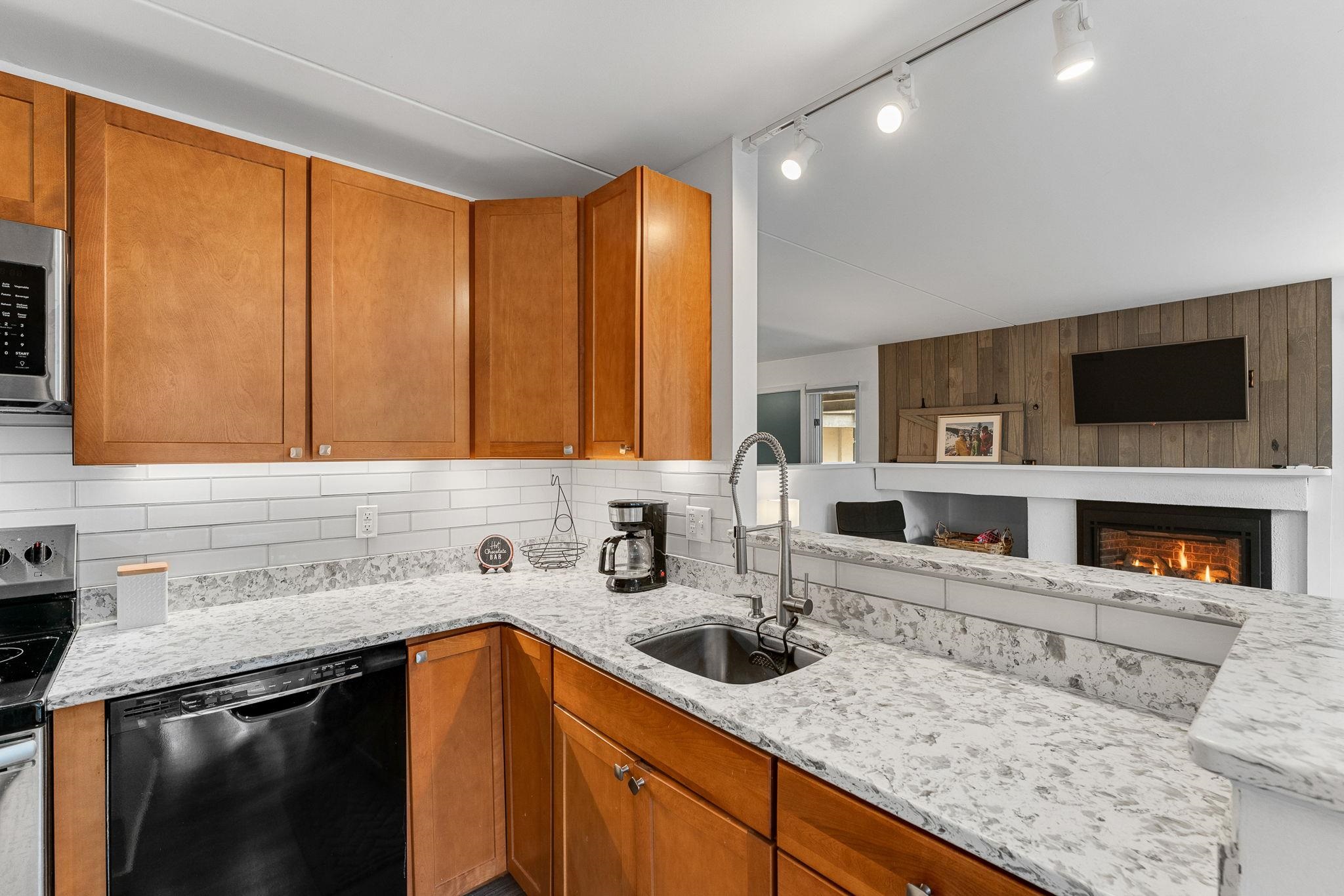 102 Upper Phase Road, Unit BRIDGES #67 Warren, VT 05674 - Photo 7 of 34