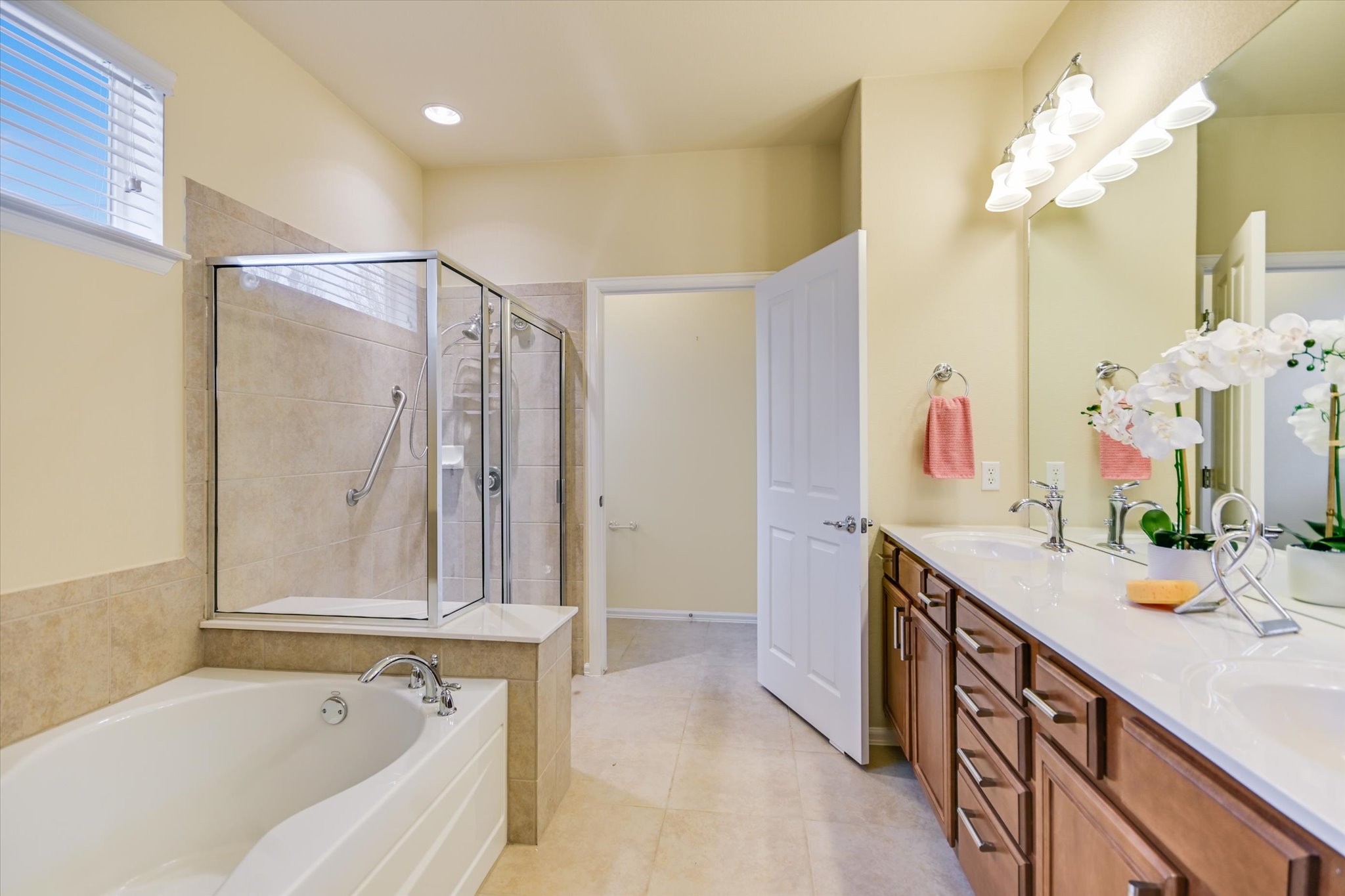 915 Apache Mountain Lane Georgetown, TX 78633 - Photo 20 of 33