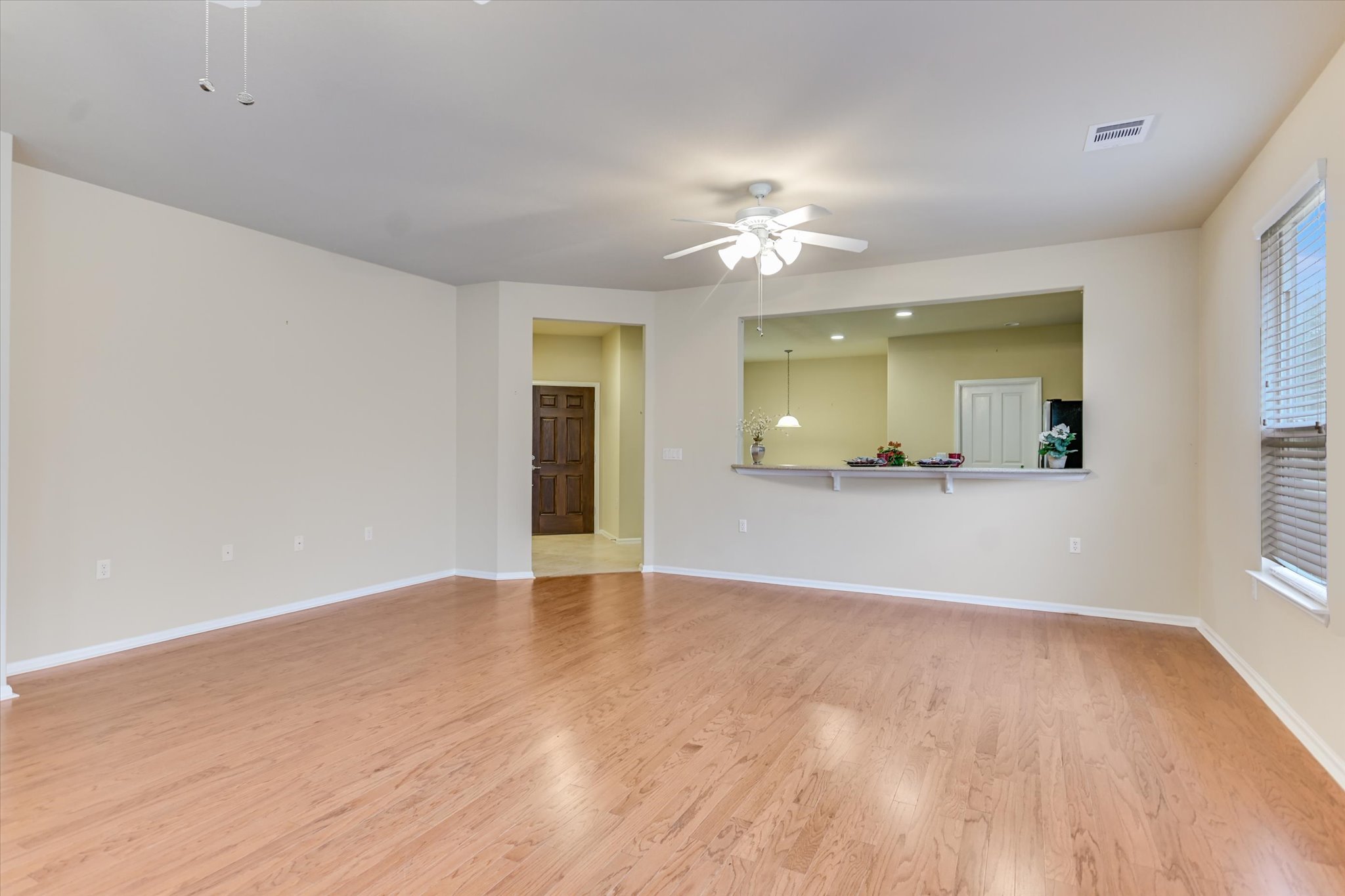 915 Apache Mountain Lane Georgetown, TX 78633 - Photo 8 of 33