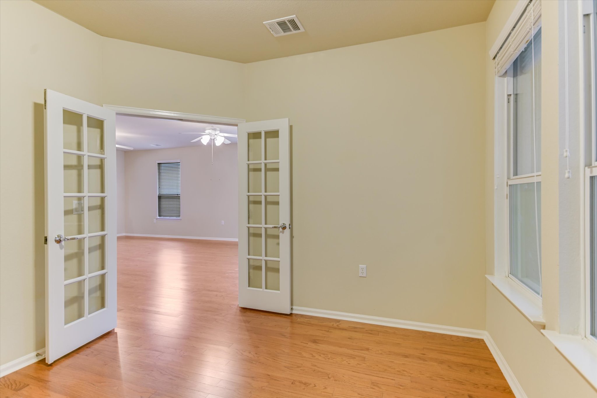 915 Apache Mountain Lane Georgetown, TX 78633 - Photo 9 of 33