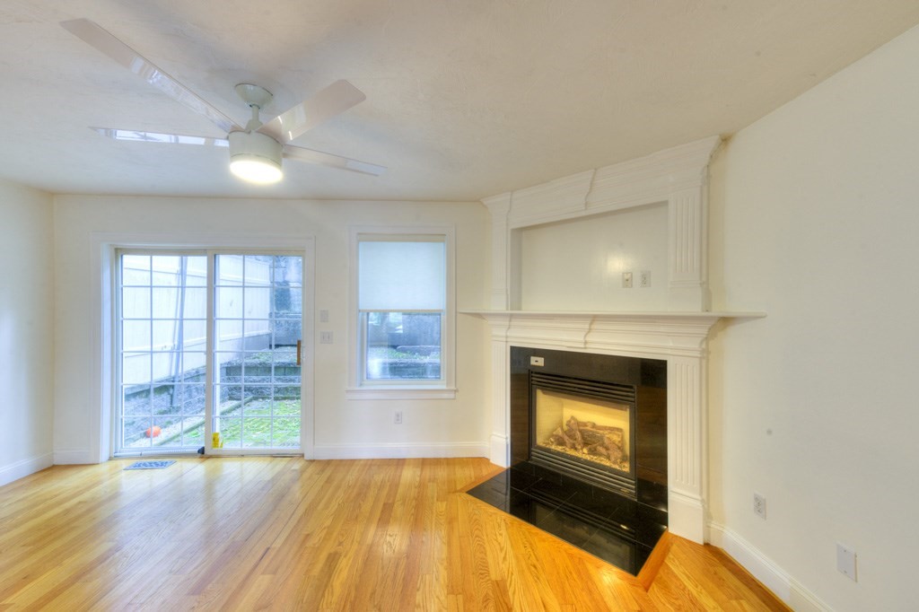 38 Johnson Street Worcester, MA 01604 - Photo 3 of 34