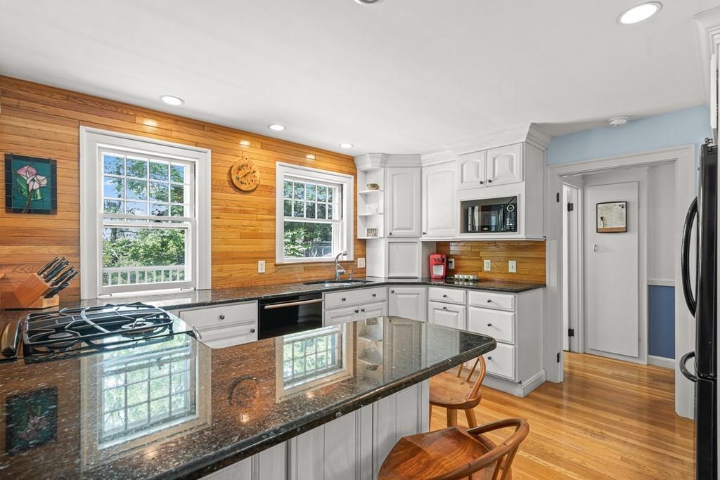 26 Sherwood Road Melrose, MA 02176 - Photo 11 of 42 Gallery Image 11