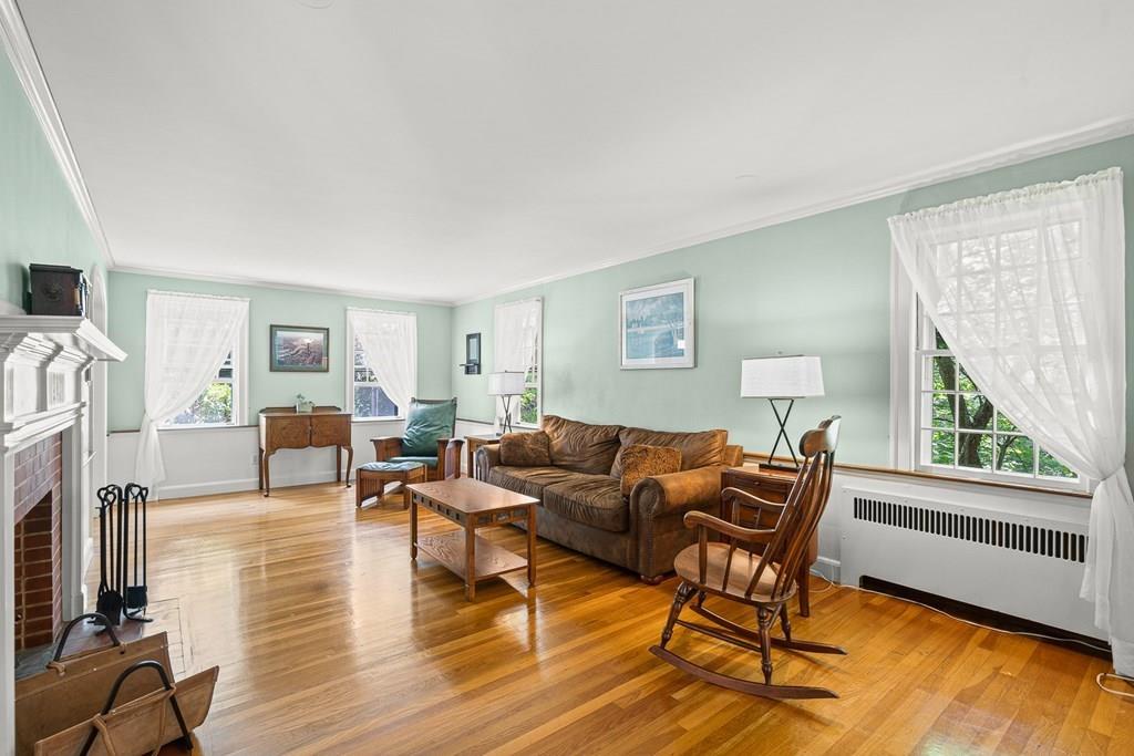 26 Sherwood Road Melrose, MA 02176 - Photo 4 of 42 Gallery Image 4