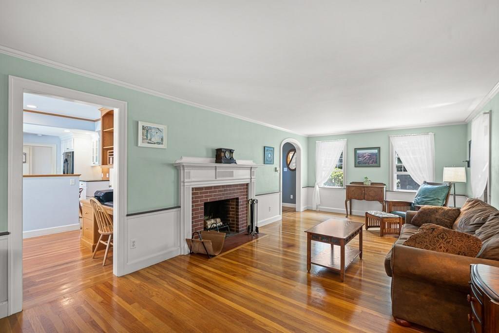 26 Sherwood Road Melrose, MA 02176 - Photo 5 of 42 Gallery Image 5