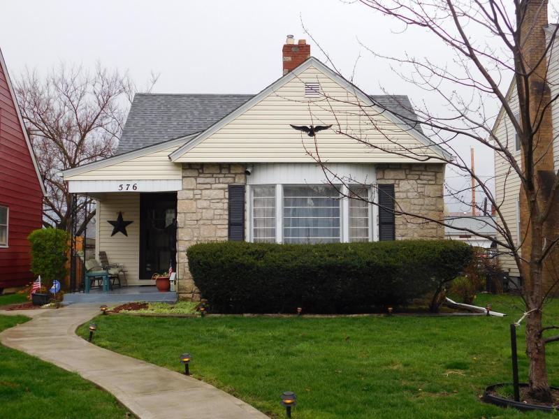 576 Crescent Road Columbus, OH 43204 - Photo 1 of 16 Gallery Image 1