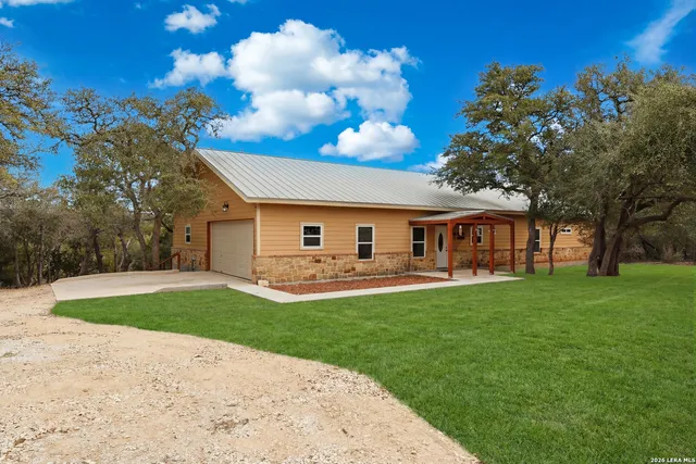 $667,000 | 200 Creekwood Court, Spring Branch, TX 78070