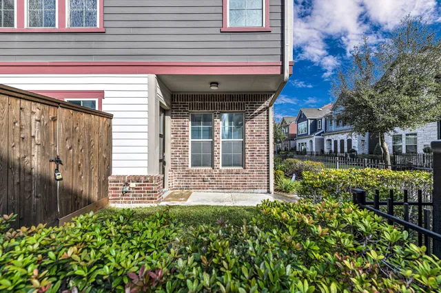 $3,350 | 12562 Holly Blue Lane, Houston, TX 77077