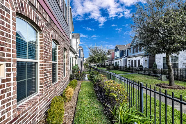 $3,350 | 12562 Holly Blue Lane, Houston, TX 77077