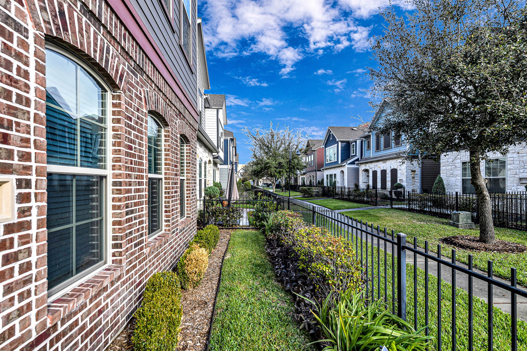 12562 Holly Blue Lane Houston, TX 77077 - Photo 5 of 39