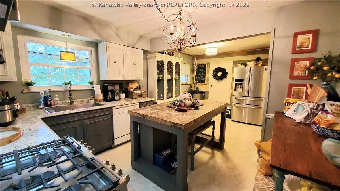 884 Bryce Street Elkview, WV 25071 - Photo 5 of 19 Gallery Image 5