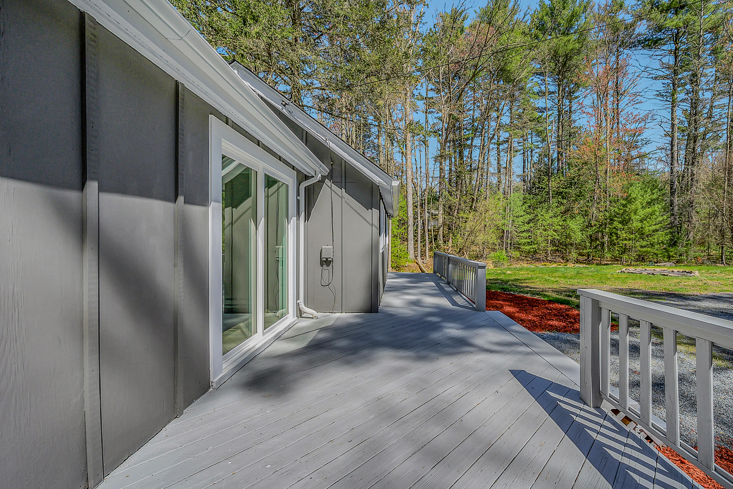 133 Neil Thompson Road Lackawaxen, PA 18425 - Photo 3 of 65 smorch