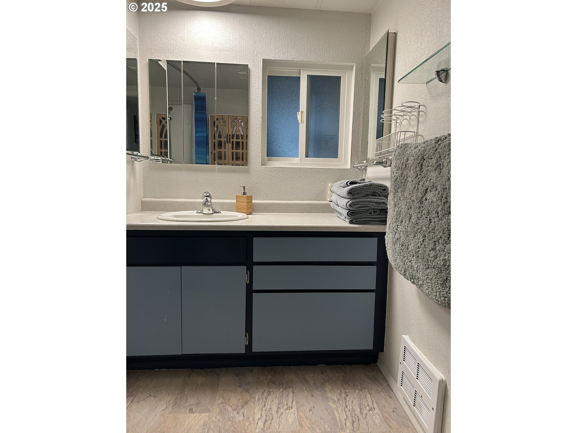 1600 Rhododendron Drive, Unit 112 Florence, OR 97439 - Photo 26 of 44 Bathroom