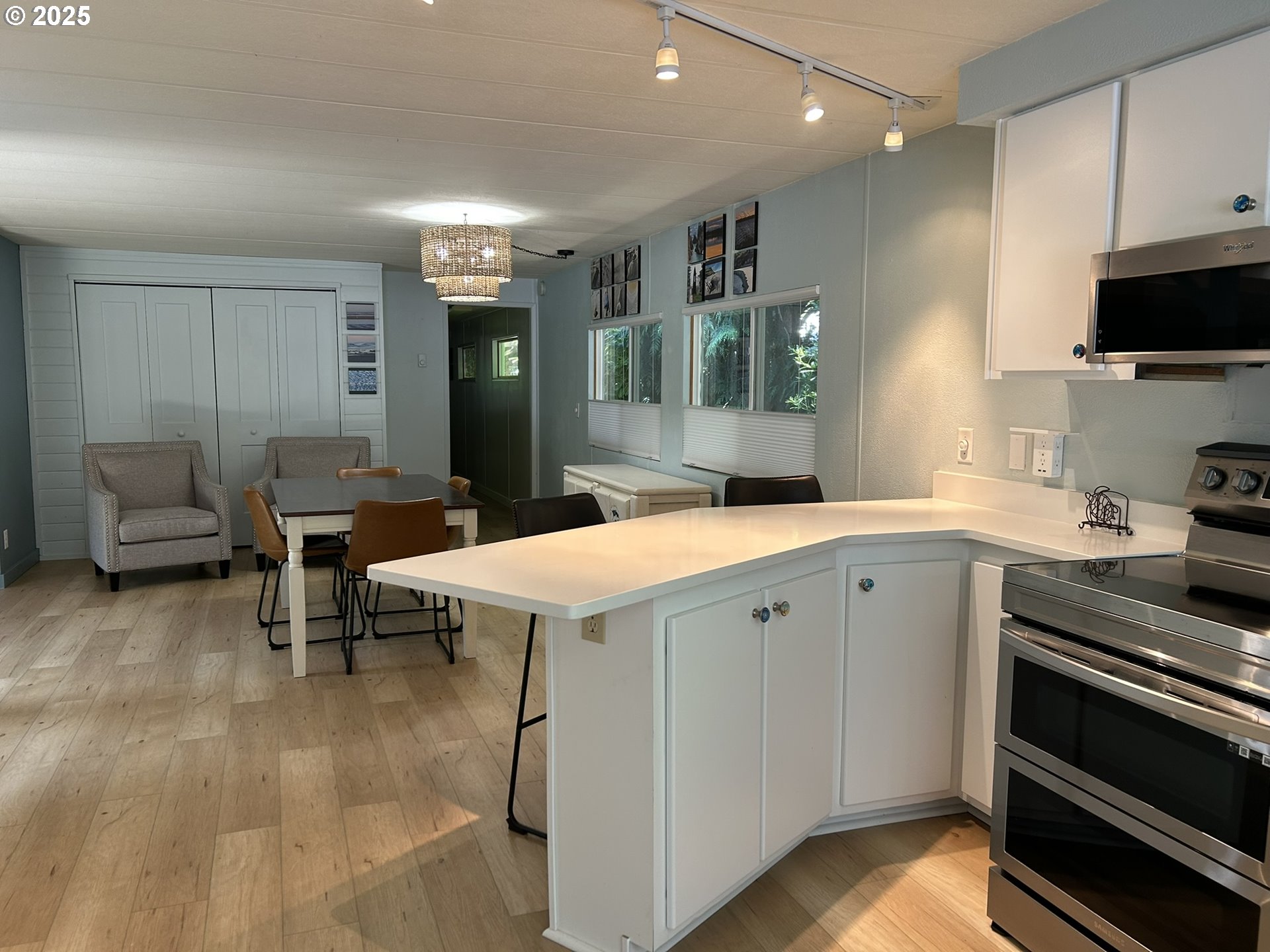 1600 Rhododendron Drive, Unit 112 Florence, OR 97439 - Photo 10 of 44 Kitchen/Dining Room