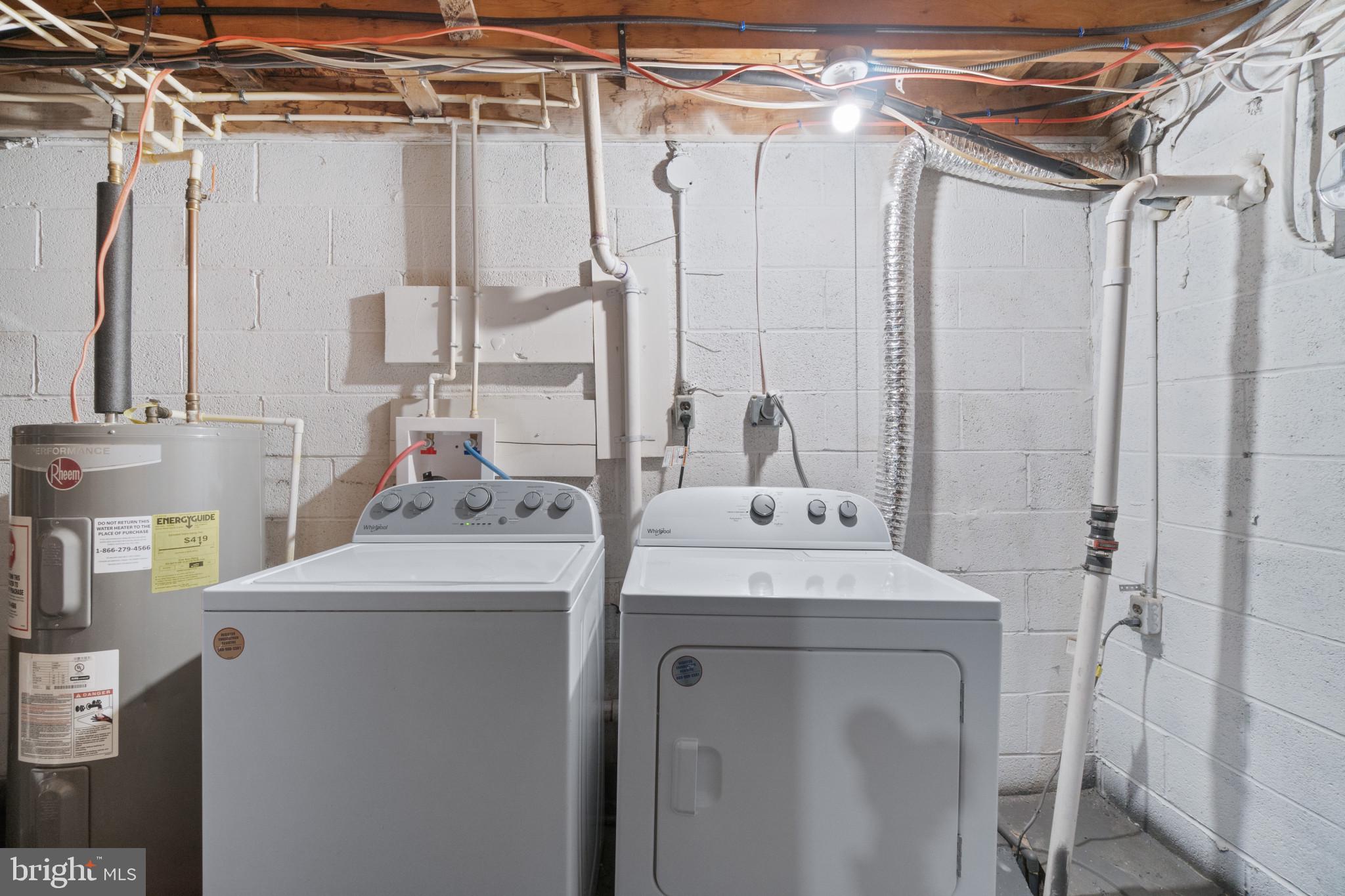 656 Charraway Road Baltimore, MD 21229 - Photo 13 of 24 Washer / Dryer
