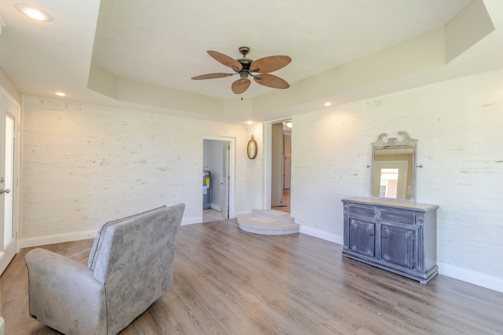 1441 Pleasant View Road Woodbury, TN 37190 - Photo 31 of 32 a living room with furniture and a ceiling fan