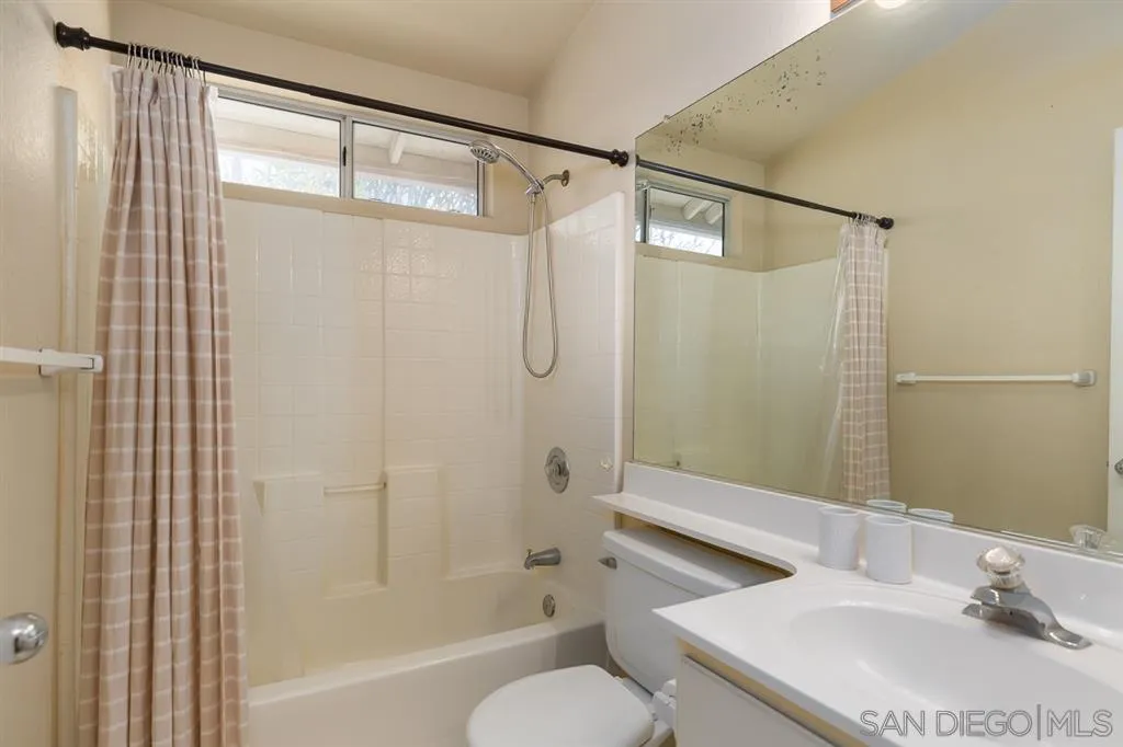 9727 Avenida Colino Spring Valley, CA 91977 - Photo 14 of 24 Gallery Image 14