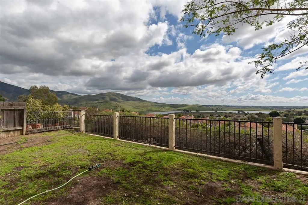 9727 Avenida Colino Spring Valley, CA 91977 - Photo 22 of 24 Gallery Image 22