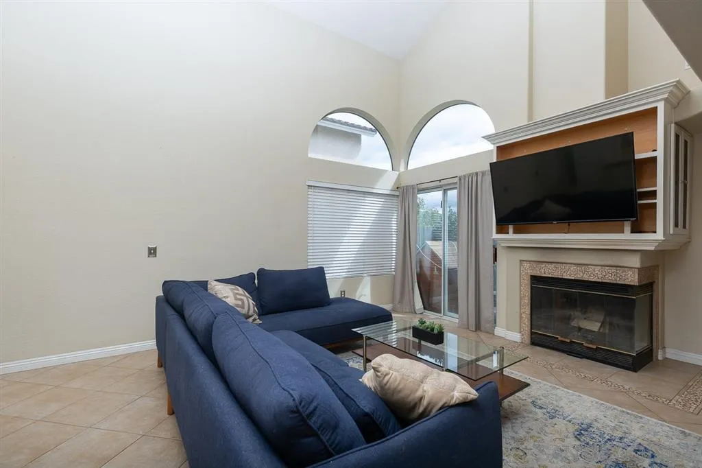 9727 Avenida Colino Spring Valley, CA 91977 - Photo 7 of 24 Gallery Image 7