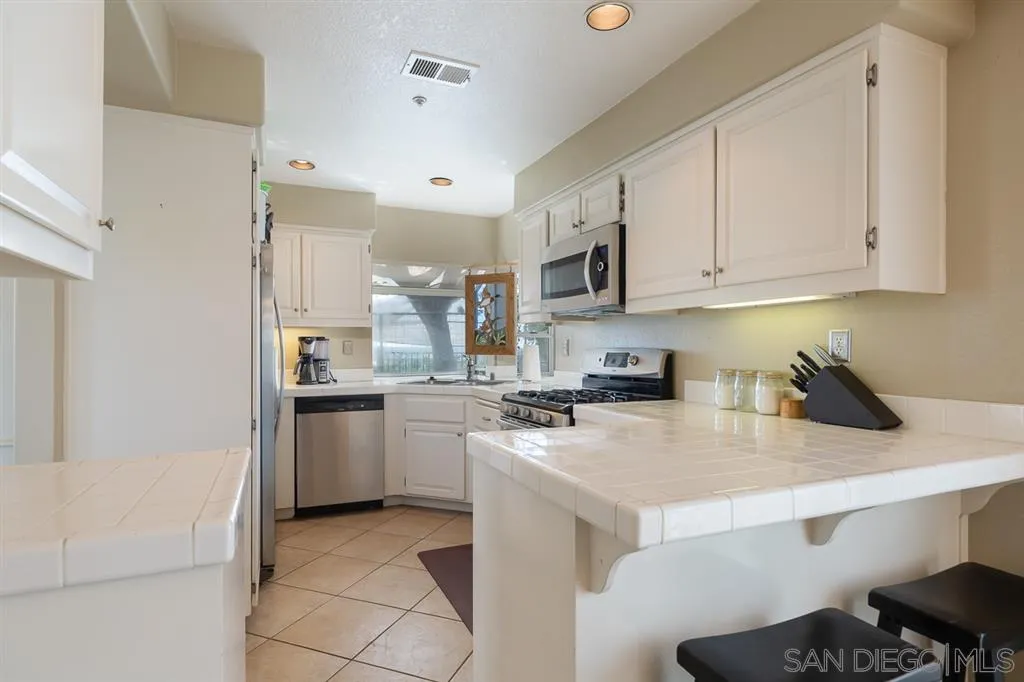 9727 Avenida Colino Spring Valley, CA 91977 - Photo 8 of 24 Gallery Image 8