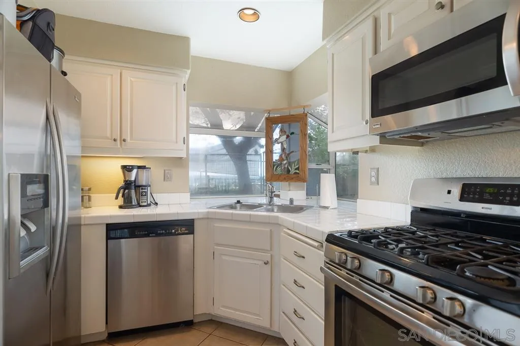 9727 Avenida Colino Spring Valley, CA 91977 - Photo 9 of 24 Gallery Image 9