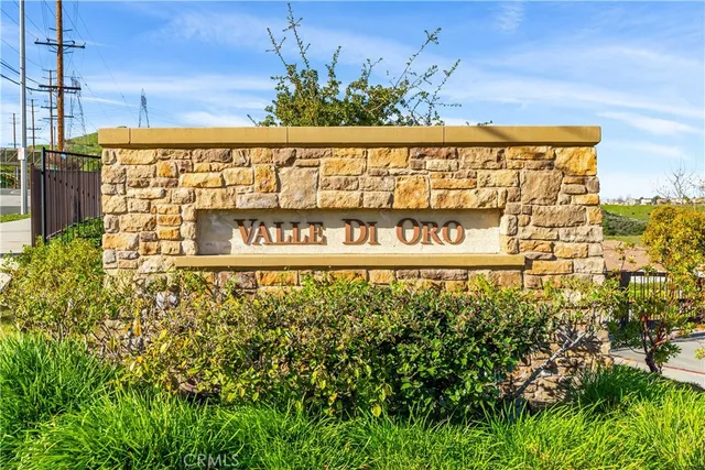 $809,000 | 19849 Via Ott, Newhall, CA 91321