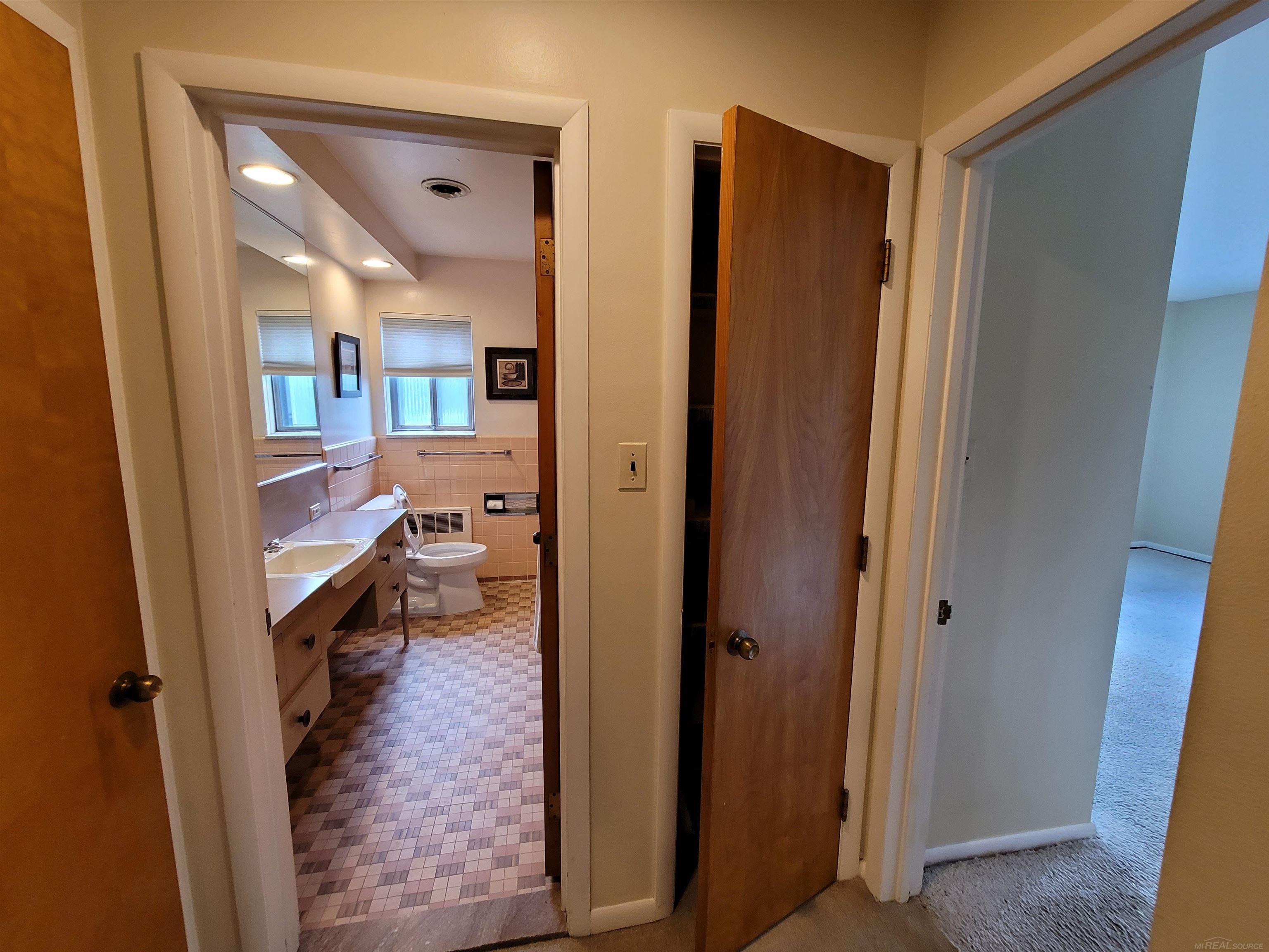 15818 Windmill Point Grosse Pointe, MI 48230 - Photo 20 of 29