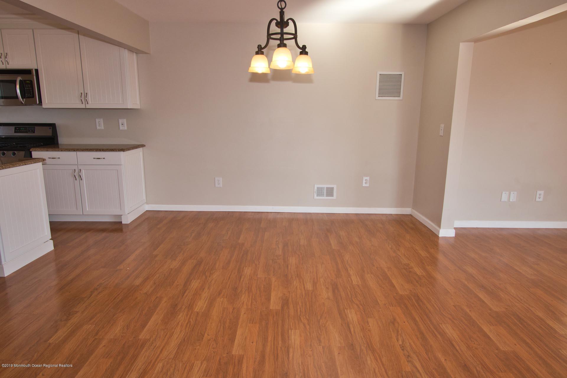 37 Neptune Road Toms River, NJ 08753 - Photo 15 of 40 15