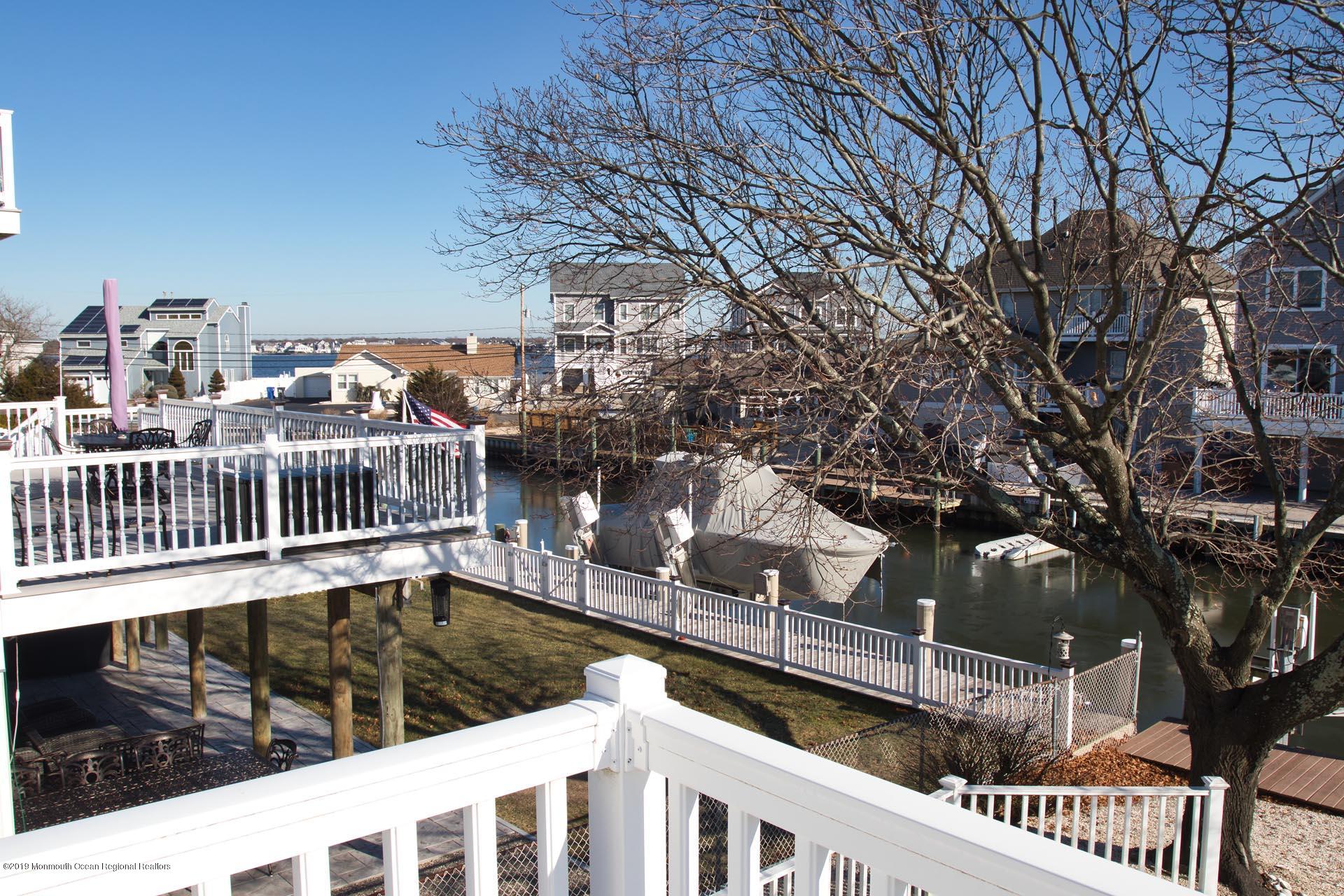37 Neptune Road Toms River, NJ 08753 - Photo 10 of 40 10