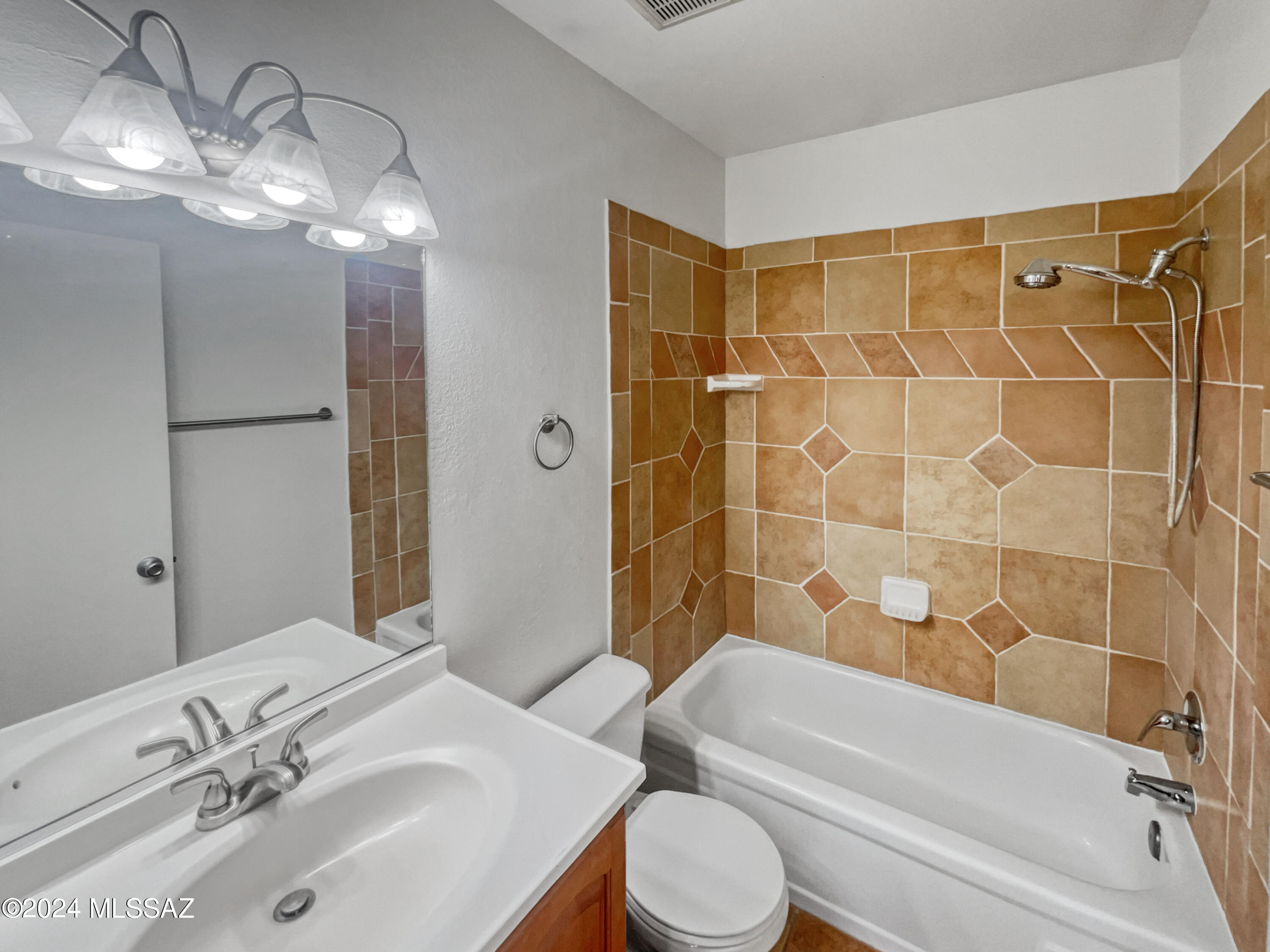 3357 North Country Club Road, Unit 14 Tucson, AZ 85716 - Photo 7 of 18 Gallery Image 7
