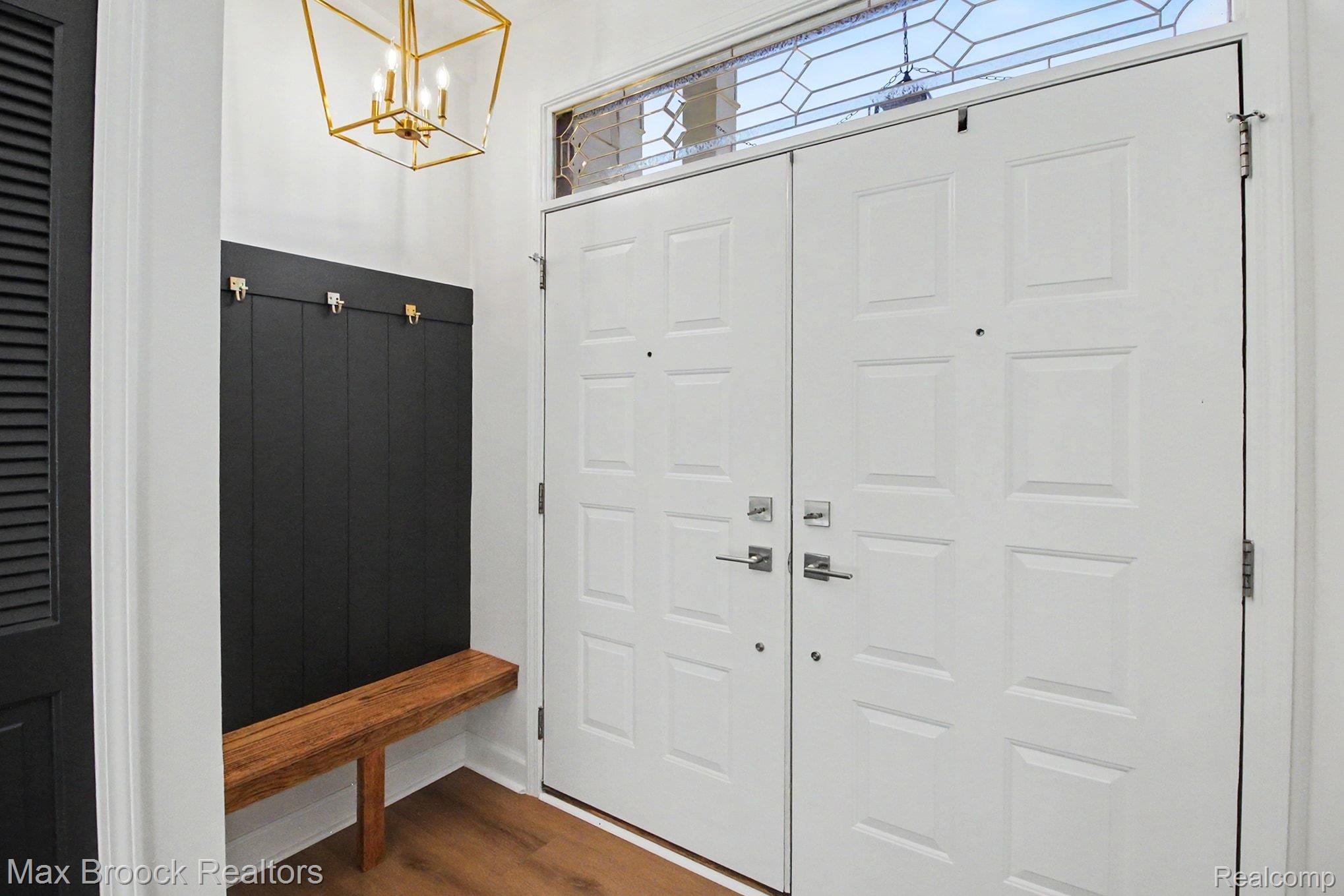 3781 Quarton Road Bloomfield Hills, MI 48302 - Photo 27 of 33 Transom leaded window over front entrance