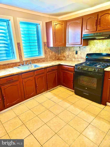 $1,975 | 20 Park Lane, Hamilton, NJ 08609