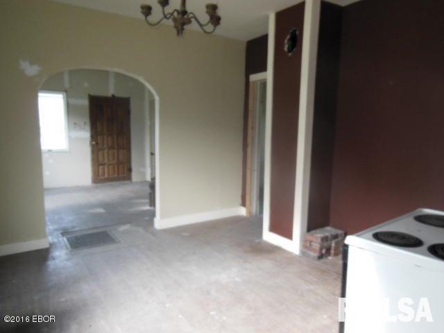 306 Fair Flora, IL 62839 - Photo 2 of 27 Gallery Image 2