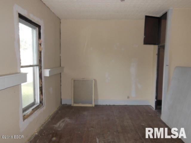 306 Fair Flora, IL 62839 - Photo 10 of 27 Gallery Image 10