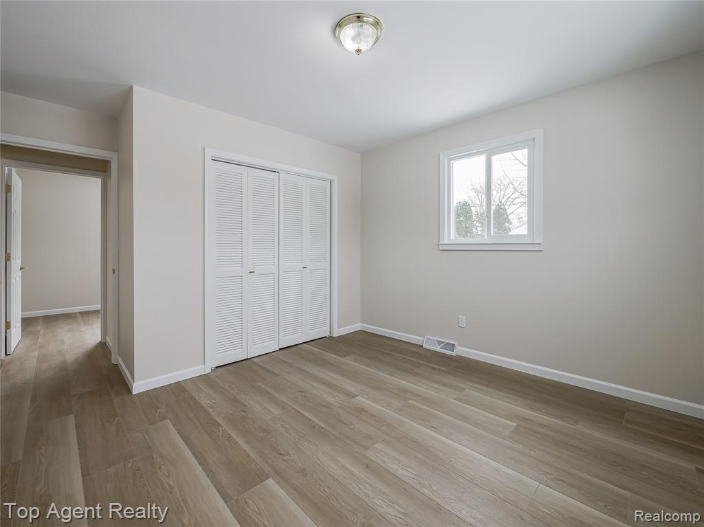 20580 21 Mile Road Macomb, MI 48044 - Photo 27 of 41