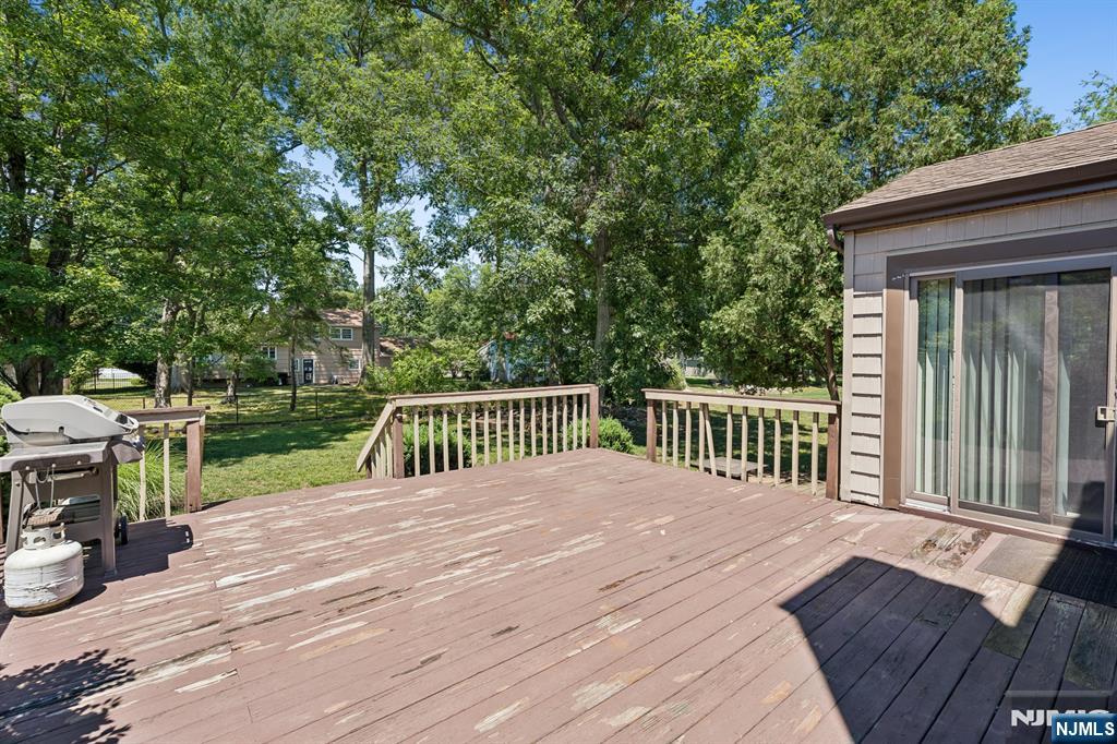 39 Robin Hood Way Wayne, NJ 07470 - Photo 34 of 36