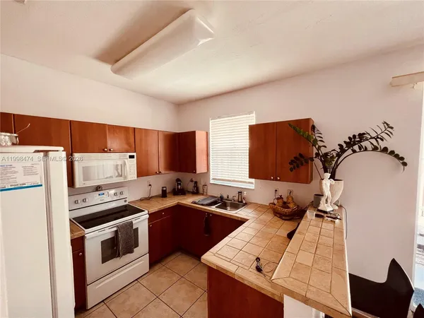 $3,300 | 12212 Southwest 124th Path, Unit 12212, Miami, FL 33186