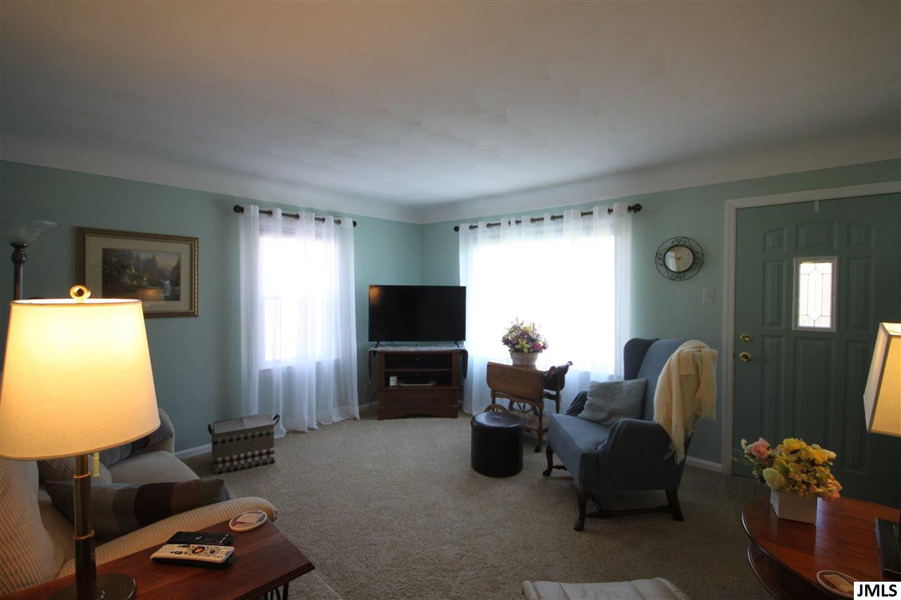 859 Woodworth Road Jackson, MI 49202 - Photo 4 of 32 Photo 4