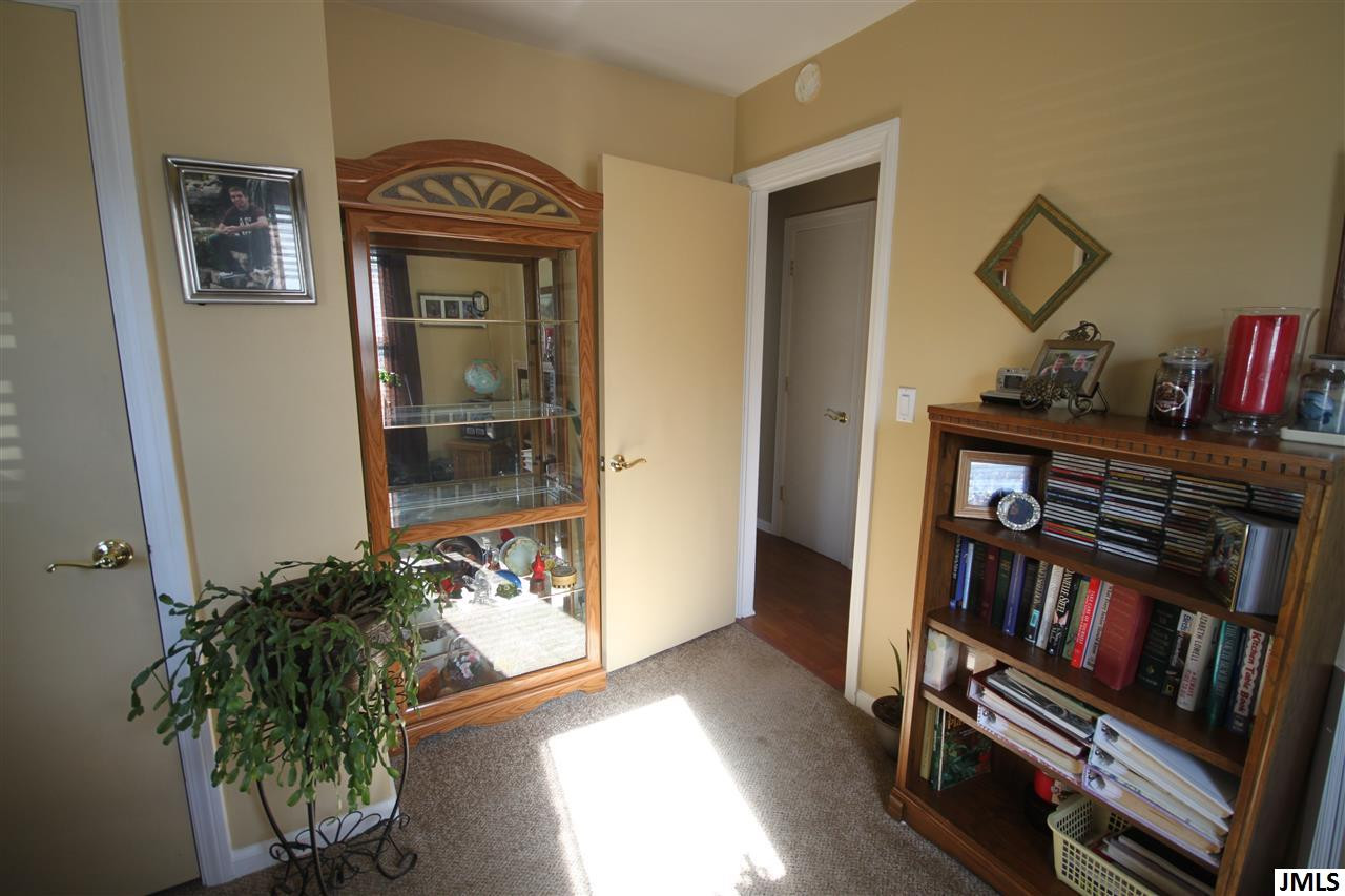 859 Woodworth Road Jackson, MI 49202 - Photo 10 of 32 Photo 10