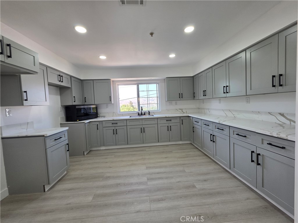 6130 Birch Street Simi Valley, CA 93063 - Photo 7 of 39