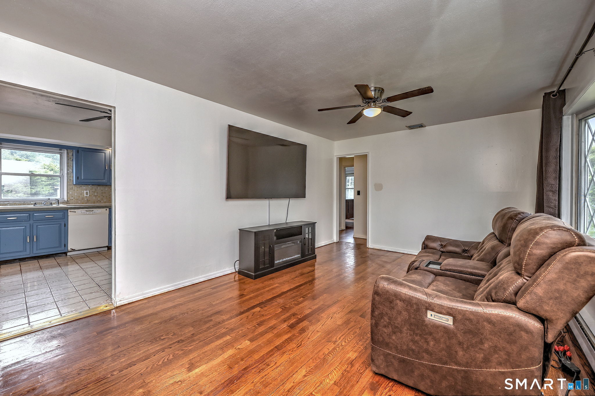 61 Northrop Road West Haven, CT 06516 - Photo 6 of 39 Gallery Image 6