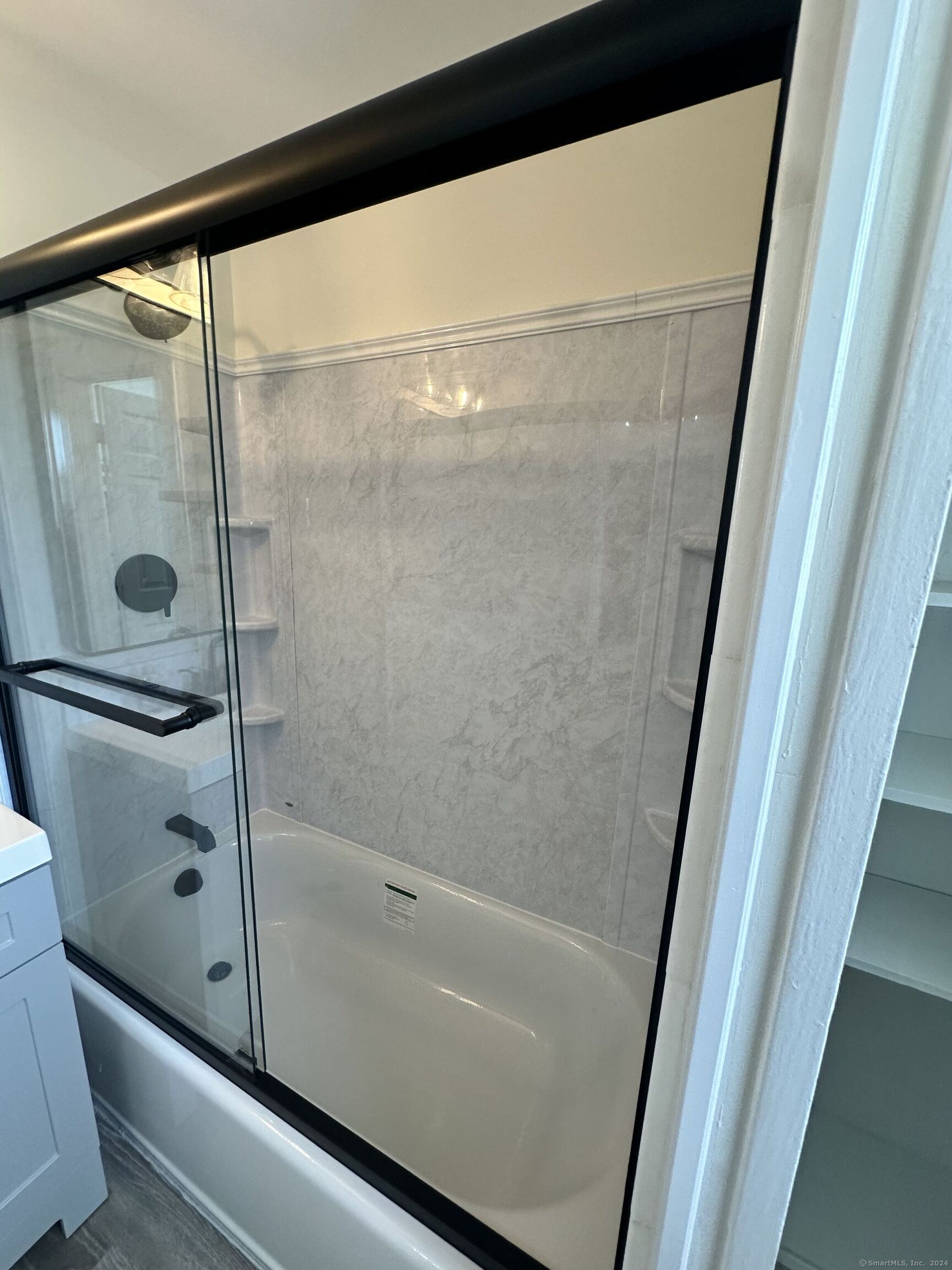 18 Cold Spring Road, Unit 1 Stamford, CT 06905 - Photo 7 of 15 Bathroom (Alt) Shower Tub