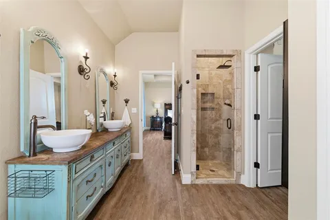 $717,997 | 128 Remuda Court East, Fort Worth, TX 76108