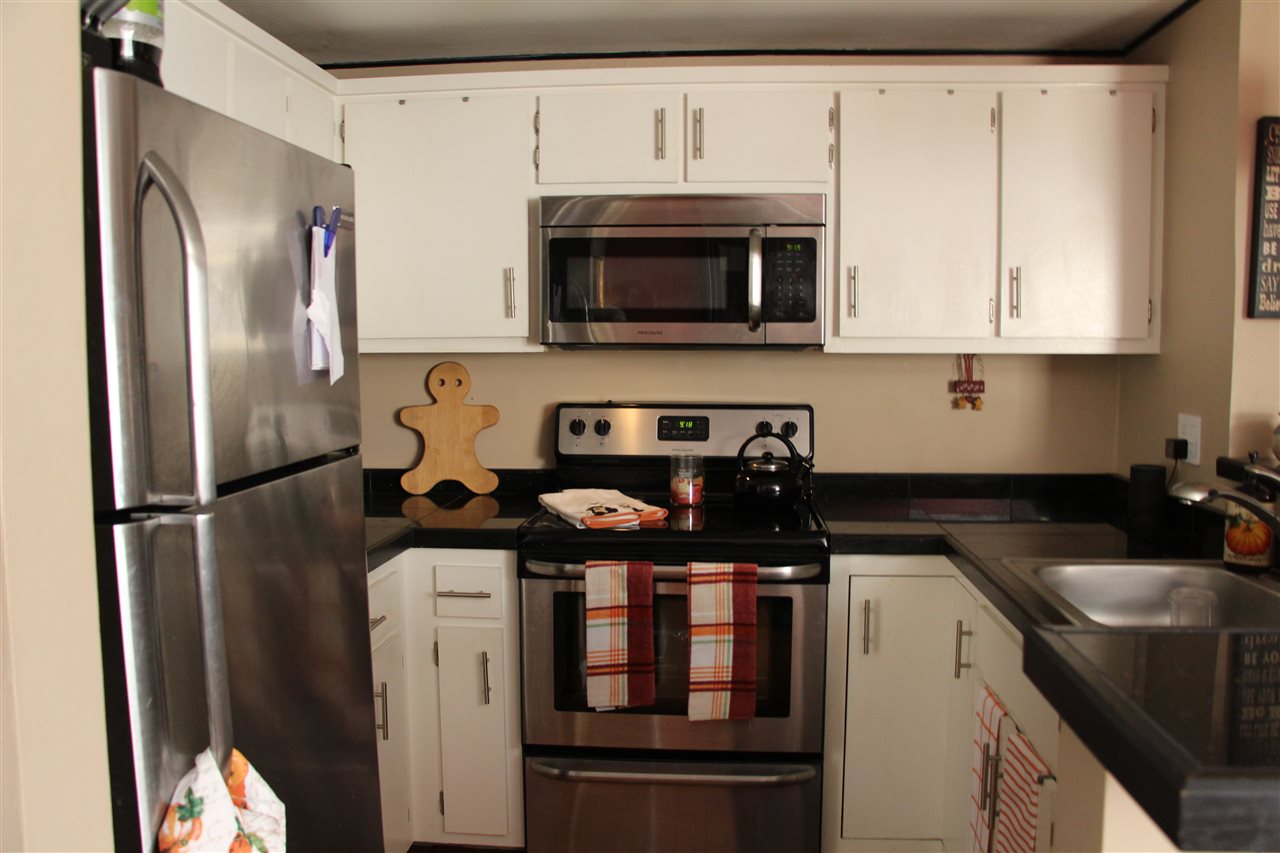 14 Spring Cove Road, Unit 14 Nashua, NH 03062 - Photo 3 of 31