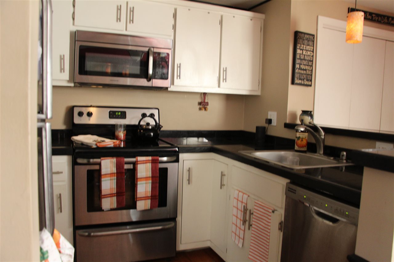 14 Spring Cove Road, Unit 14 Nashua, NH 03062 - Photo 4 of 31