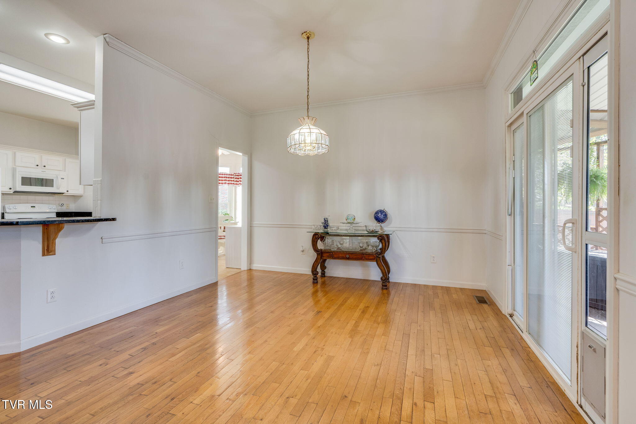 4107 Glaze Road Johnson City, TN 37601 - Photo 11 of 47 009