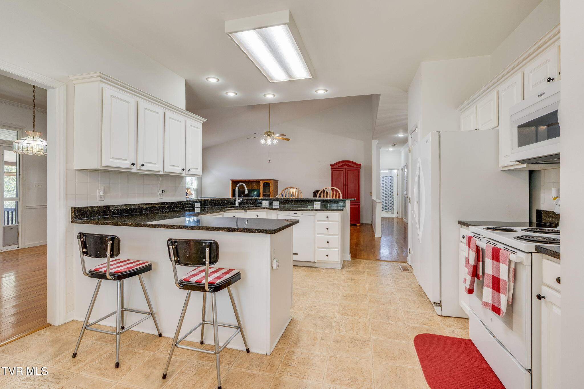 4107 Glaze Road Johnson City, TN 37601 - Photo 12 of 47 011