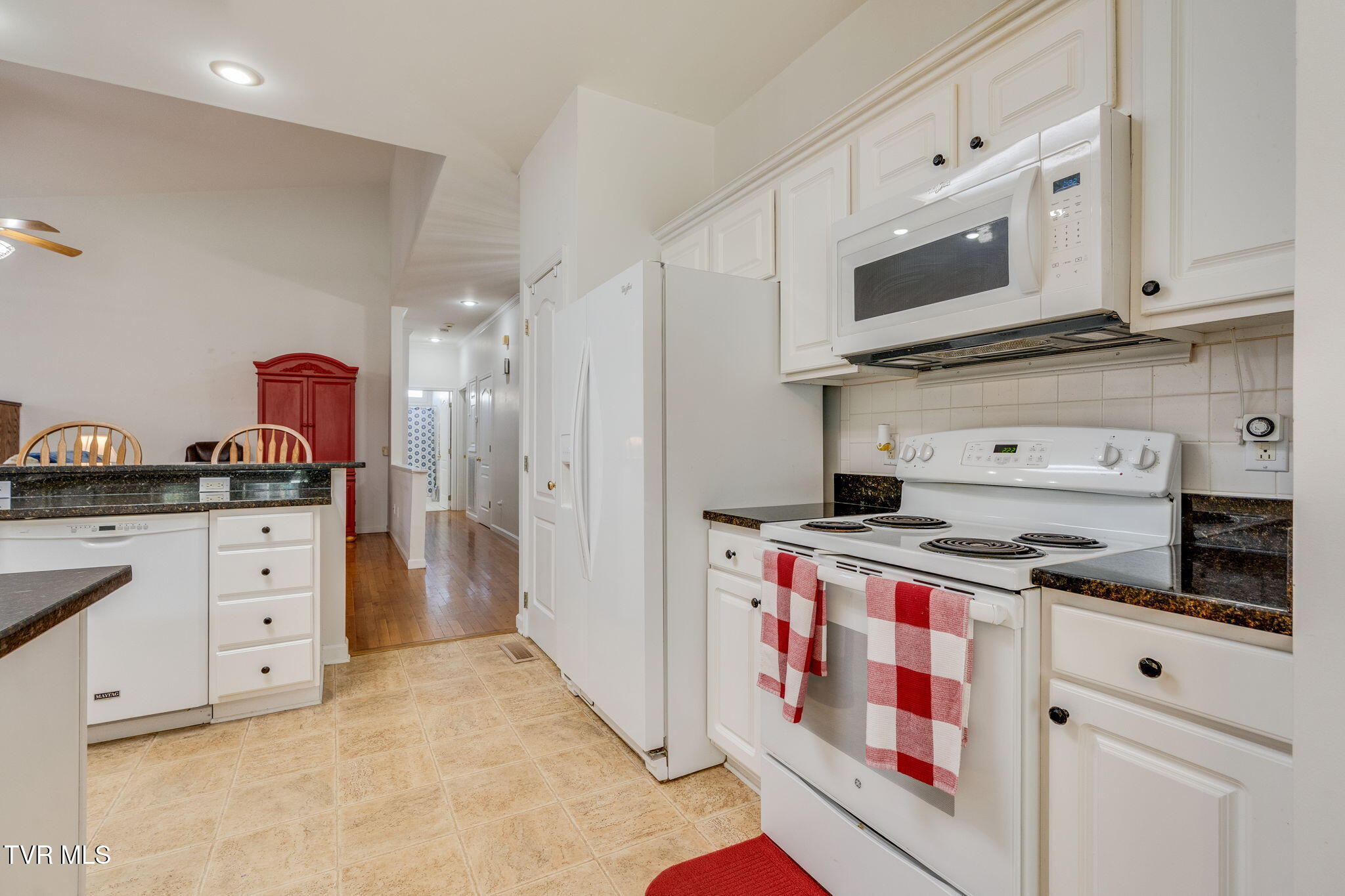 4107 Glaze Road Johnson City, TN 37601 - Photo 13 of 47 012